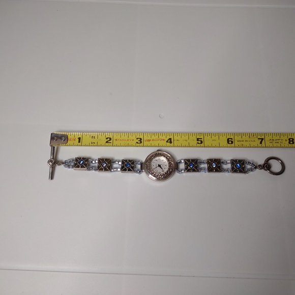 Cute Geneva Watch With Toggle Clasp - Picture 11 of 14